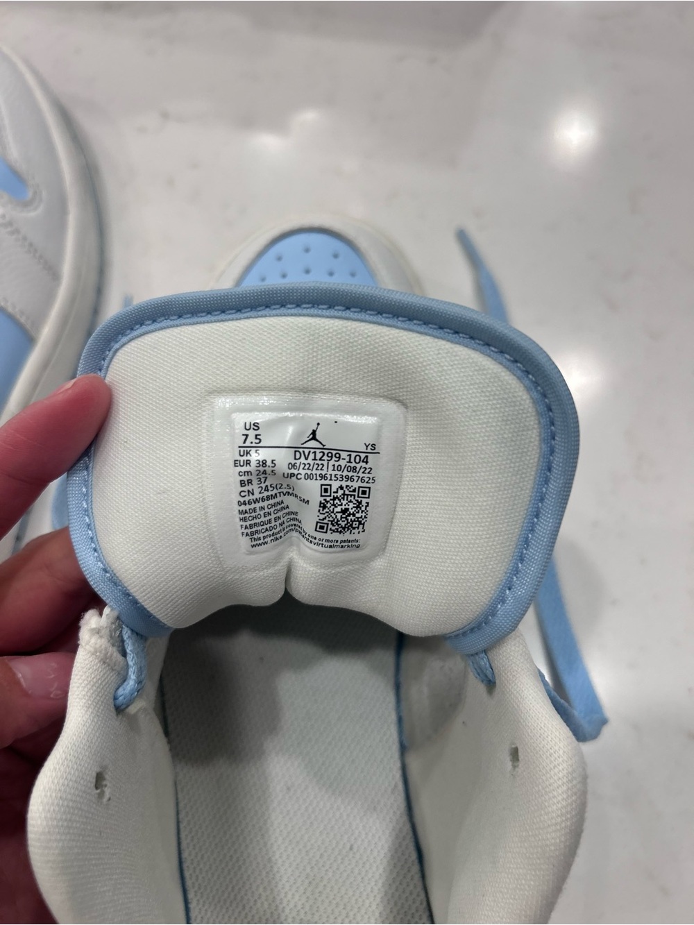 Nike Air Jordan 1 Low SE Reverse Ice Blue White Aluminum Women’s 7.5 w/ Box - Picture 3 of 6